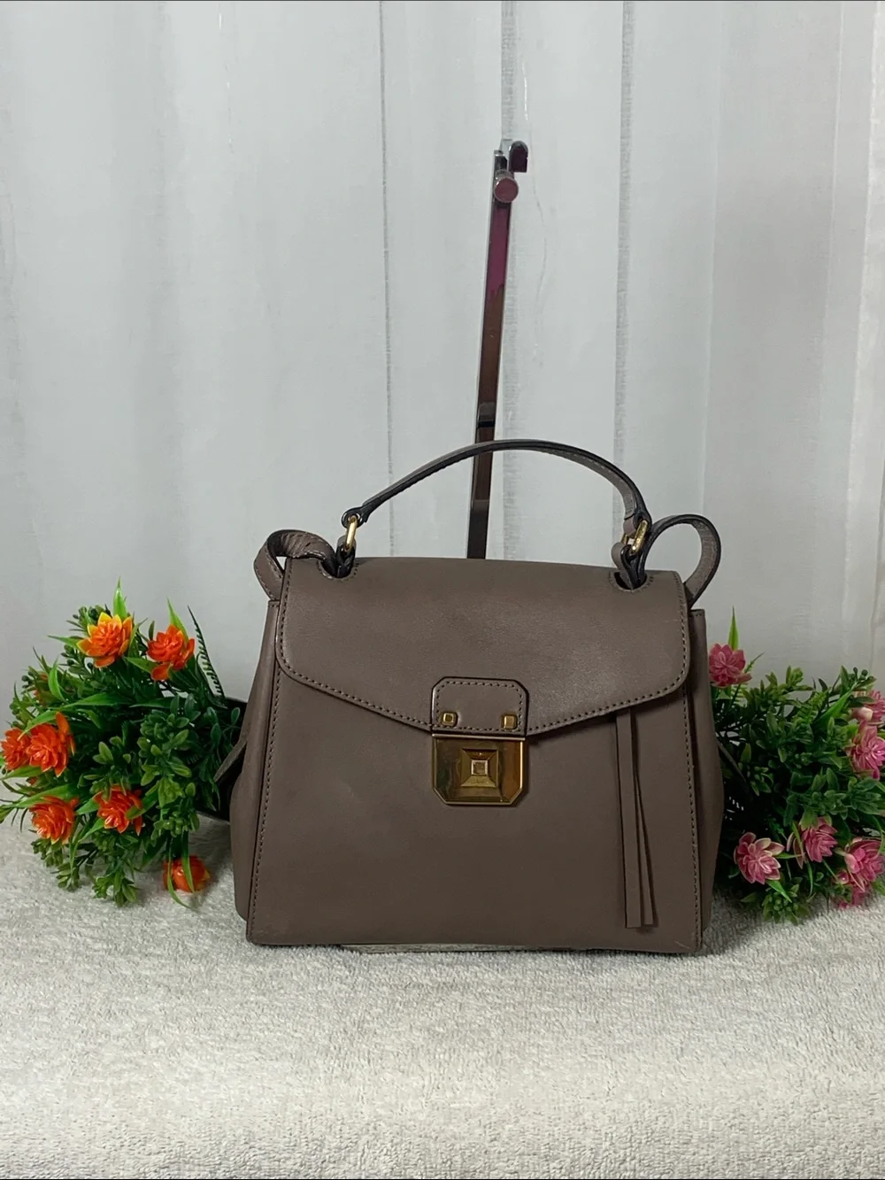 GUC MCM Smooth Leather Flap Top - Handle Bag